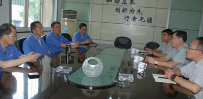 海林中科公司董事長(zhǎng)何克鴻一行來星火機(jī)床公司交流 海林中科公司董事長(zhǎng)何克鴻一行來星火機(jī)床公司交流