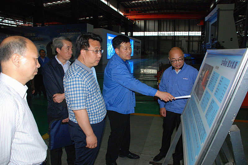 蘭州市工信局領(lǐng)導(dǎo)考察星火機(jī)床公司 蘭州市工信局領(lǐng)導(dǎo)考察星火機(jī)床公司