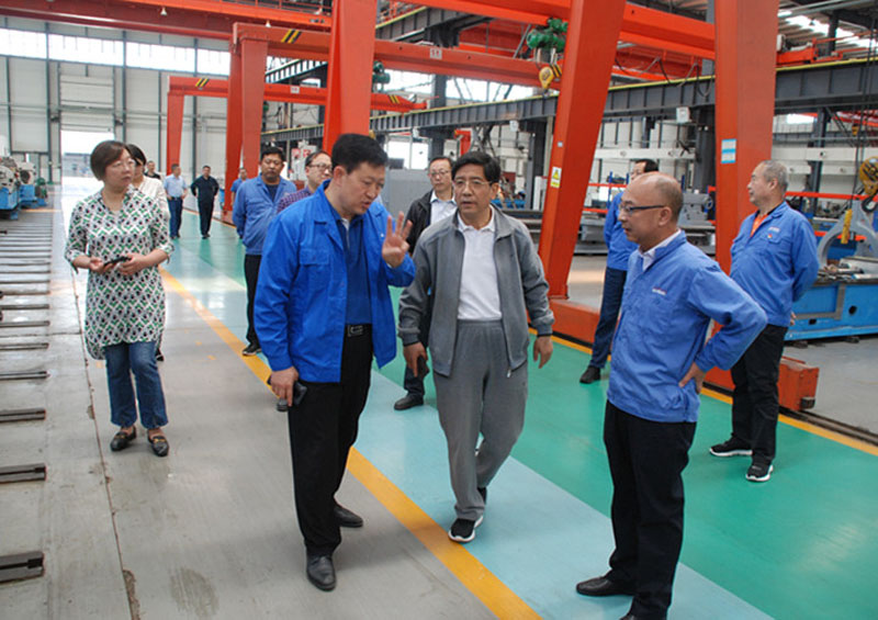 甘肅省工信廳領(lǐng)導(dǎo)來(lái)星火機(jī)床公司調(diào)研 甘肅省工信廳領(lǐng)導(dǎo)來(lái)星火機(jī)床公司調(diào)研