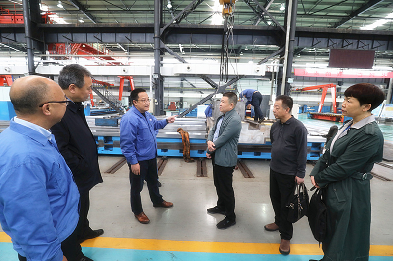 甘肅省財(cái)政廳副廳長郝文杰來星火機(jī)床調(diào)研 甘肅省財(cái)政廳副廳長郝文杰來星火機(jī)床調(diào)研