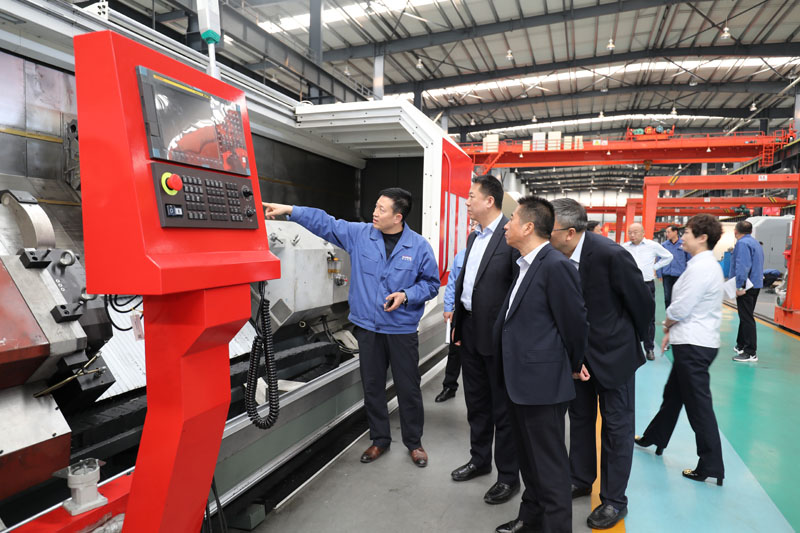 蘭州銀行董事長許建平一行來星火機(jī)床公司調(diào)研指導(dǎo) 蘭州銀行董事長許建平一行來星火機(jī)床公司調(diào)研指導(dǎo)