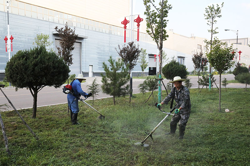 星火機床物業(yè)公司組織員工開展環(huán)境整治整頓清掃