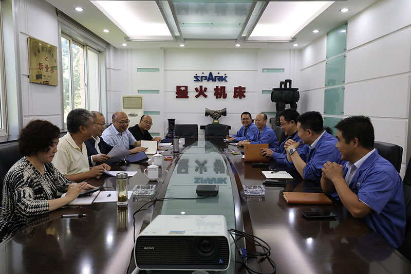 府院聯(lián)動  服務企業(yè)