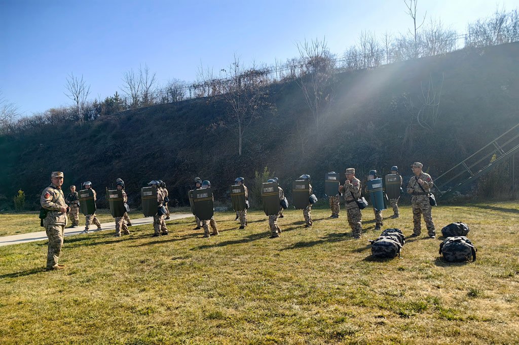 星火機(jī)床公司組織職工參加天水市民兵應(yīng)急營(yíng)集訓(xùn) 星火機(jī)床公司組織職工參加天水市民兵應(yīng)急營(yíng)集訓(xùn)