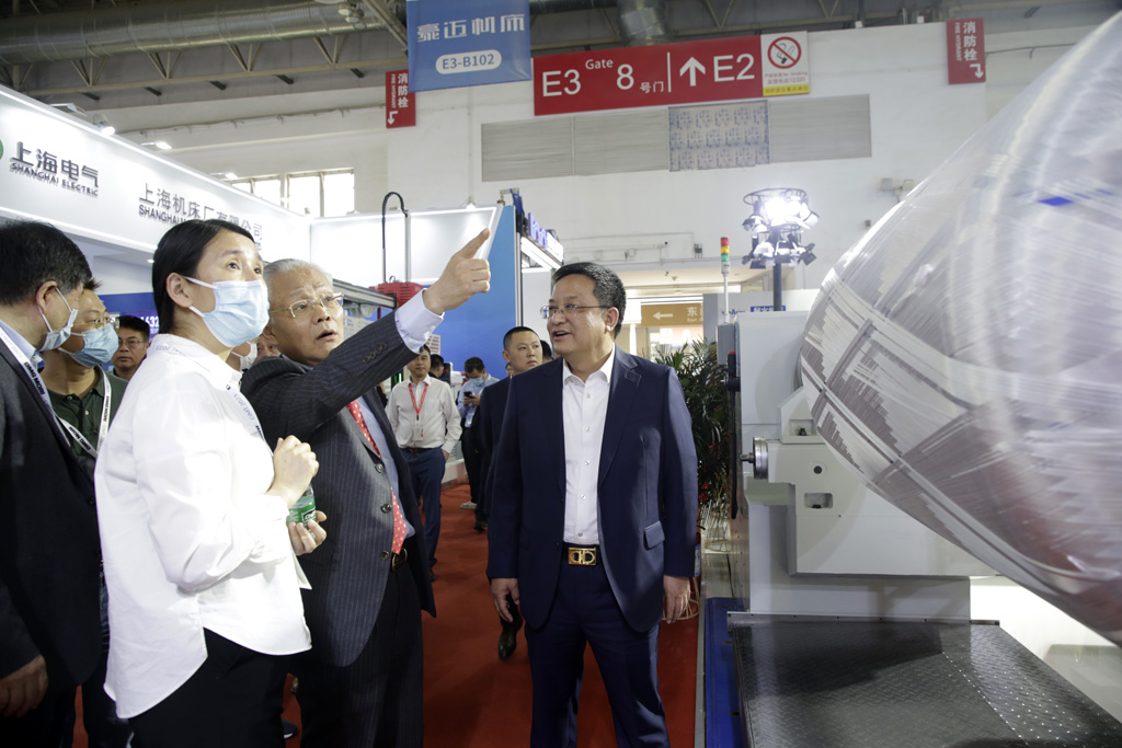 科技部及機床工具協(xié)會領導蒞臨星火展位參觀指導