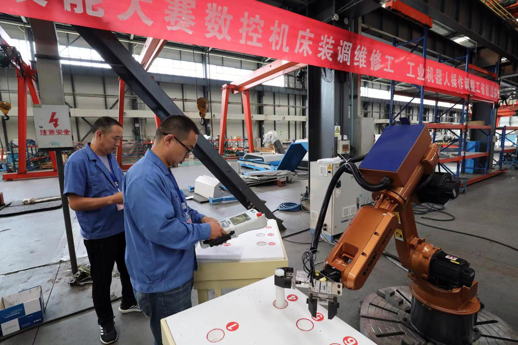 市產業(yè)工人隊伍建設改革情況考核 星火機床公司被評為優(yōu)秀 市產業(yè)工人隊伍建設改革情況考核 星火機床公司被評為優(yōu)秀