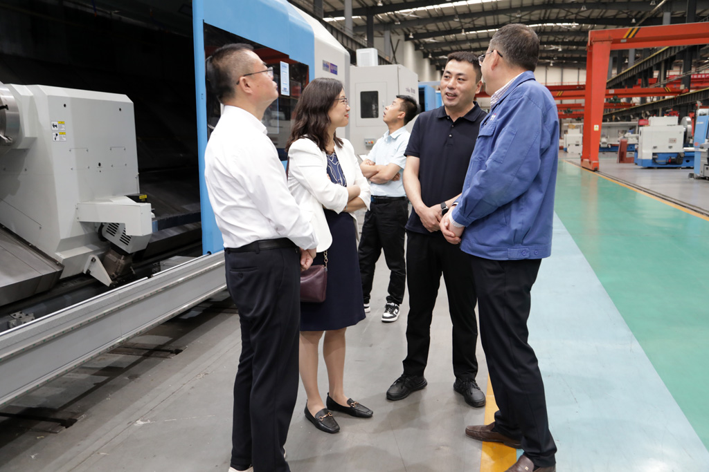 探尋合作契機 共謀跨越發(fā)展 光大銀行、中科中藍、中國通用技術(shù)集團等企業(yè)領(lǐng)導(dǎo)組成的考察組考察星火公司