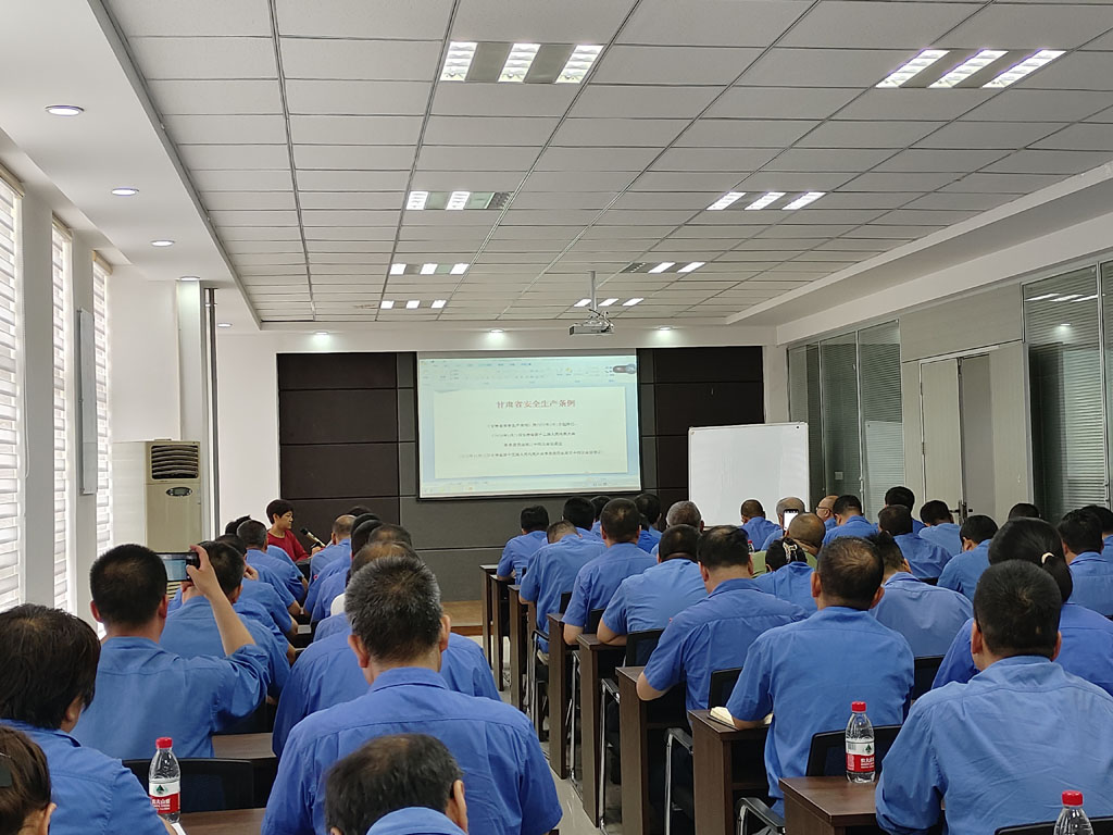 星火機床公司開展2023年度安全知識培訓(xùn) 星火機床公司開展2023年度安全知識培訓(xùn)