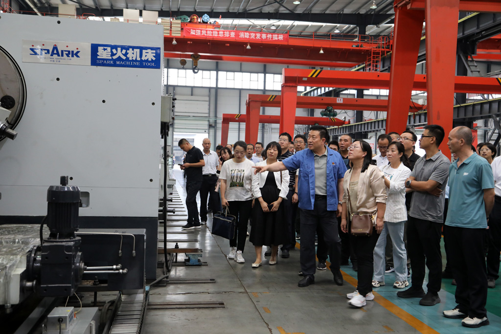 中共天水市委黨校縣級(jí)、中青年干部培訓(xùn)班學(xué)員來(lái)星火公司參觀