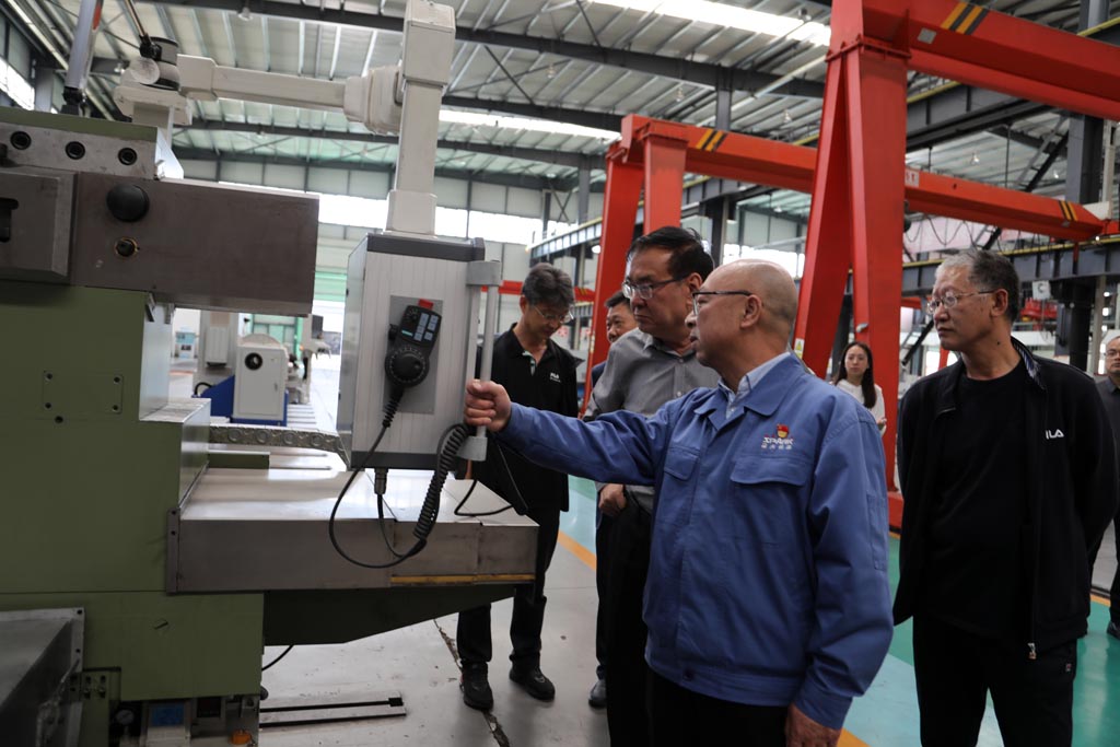 遼寧省朝陽(yáng)市政協(xié)考察組來(lái)星火公司參觀 遼寧省朝陽(yáng)市政協(xié)考察組來(lái)星火公司參觀