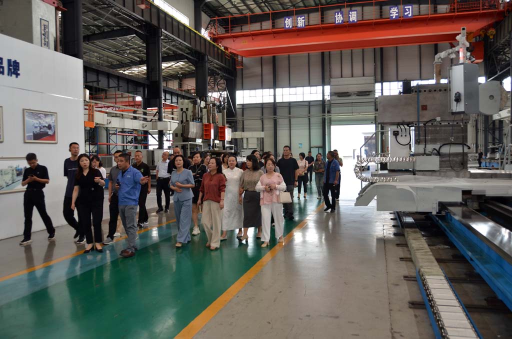 麥積區(qū)委統(tǒng)戰(zhàn)部組織黨外人士來(lái)甘肅星火公司開(kāi)展培育發(fā)展新質(zhì)生產(chǎn)力調(diào)研